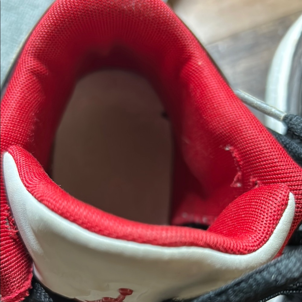 Jordan Kids Sneakers Black and Red - Picture 5 of 6